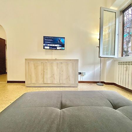 Apartmán Navigli Style, Tra Metropolitana Famagosta, Comfort E Modernita Milán Exteriér fotografie