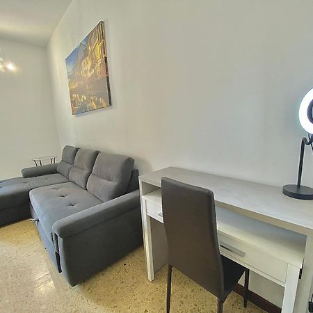 Apartmán Navigli Style, Tra Metropolitana Famagosta, Comfort E Modernita Milán Exteriér fotografie